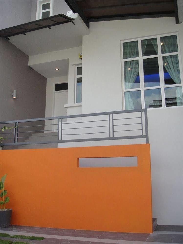 Shamrock Beach Villas Batu Ferringhi Penang Dış mekan fotoğraf