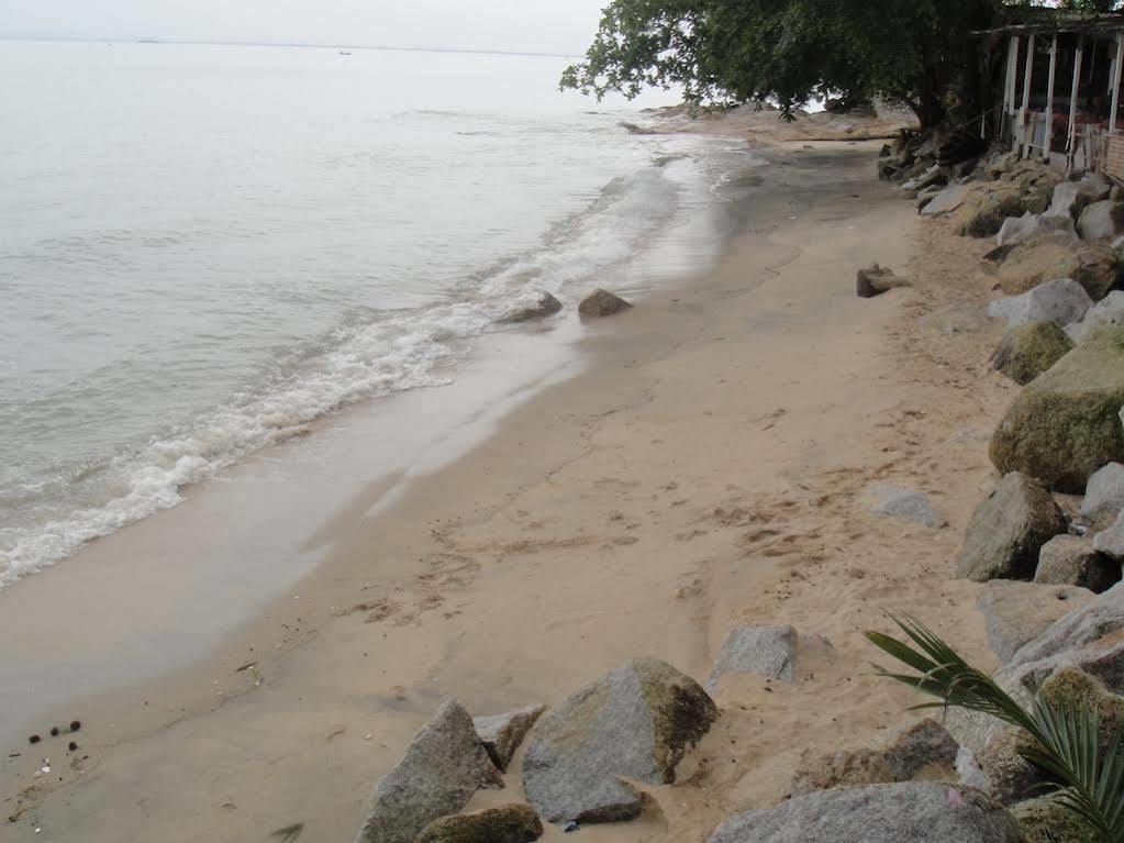 Shamrock Beach Villas Batu Ferringhi Penang Dış mekan fotoğraf